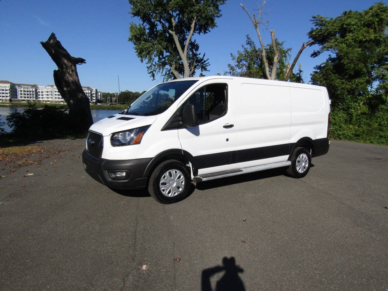 Used 2025 Ford Transit 250 Low Roof w/ Exterior Upgrade Package RWD image 2