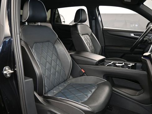 Used 2024 Volkswagen Atlas Cross Sport SEL Premium R-Line image 46