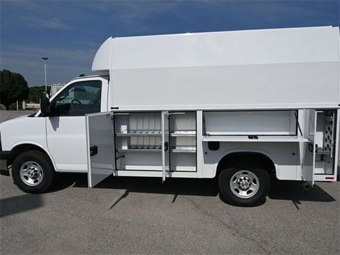 New 2025 Chevrolet Express 3500 w/ Power Convenience Package image 13