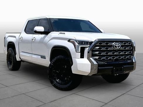 Used 2025 Toyota Tundra Platinum image 3