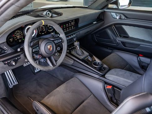 Used 2025 Porsche 911 GT3 RS RWD image 5