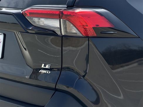 Used 2024 Toyota RAV4 LE image 10