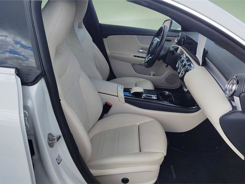 Used 2020 Mercedes-Benz CLA 250 image 11