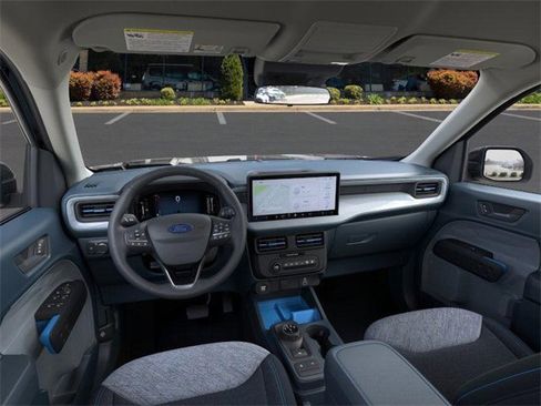 New 2025 Ford Maverick XLT image 9