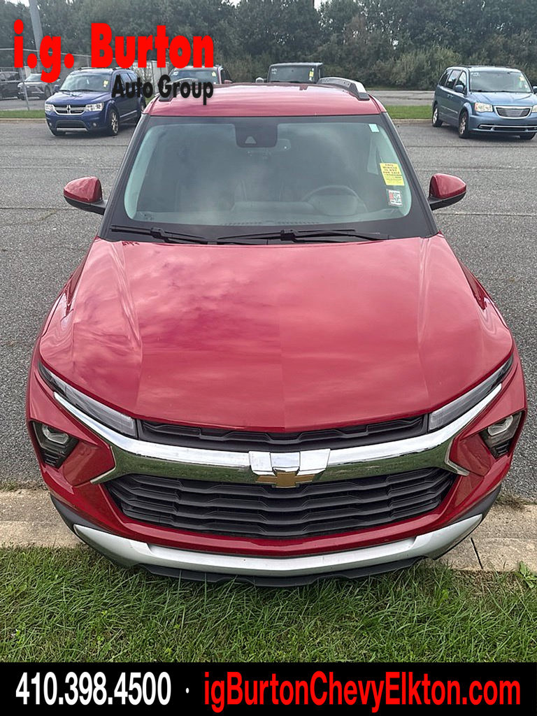 Used 2026 Chevrolet TrailBlazer LT w/ Convenience Package AWD/4WD image 2
