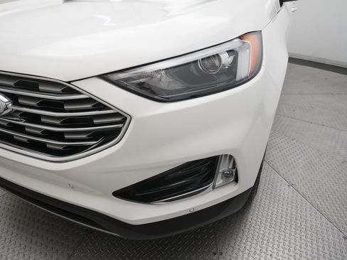 Used 2024 Ford Edge Titanium image 25