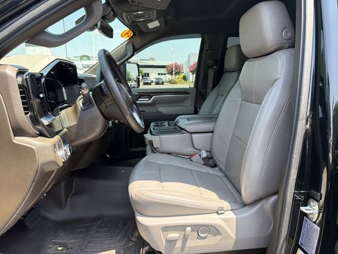 Used 2024 GMC Sierra 3500 SLE AWD/4WD image 16