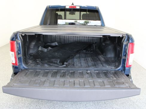 Used 2019 RAM 1500 Big Horn AWD/4WD image 9