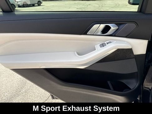 Used 2023 BMW X7 xDrive40i w/ Executive Package image 26