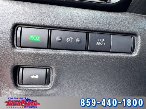 Used 2025 Nissan Sentra SR w/ Midnight Edition FWD image 29