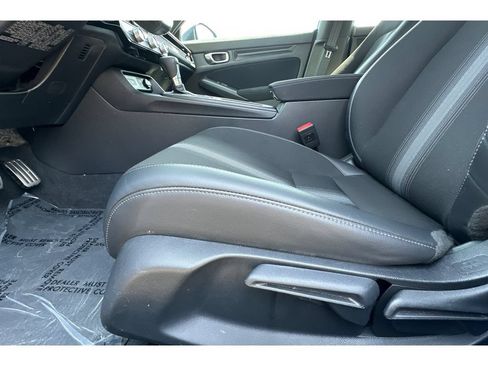 Used 2023 Honda Civic Sport image 9