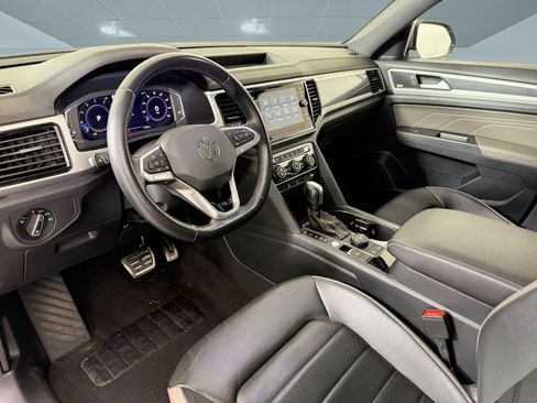 Used 2023 Volkswagen Atlas Cross Sport SEL Premium R-Line image 4