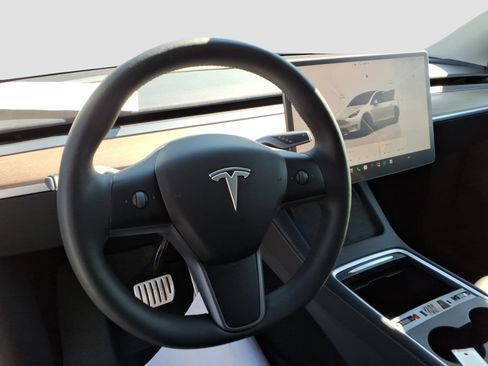 Used 2023 Tesla Model Y Performance AWD/4WD image 13