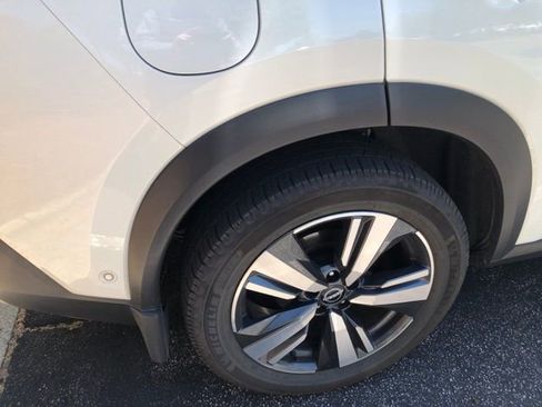 Certified 2022 Nissan Rogue Platinum w/ Head-Up Display Package image 11