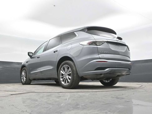 Used 2024 Buick Enclave Avenir AWD/4WD image 38