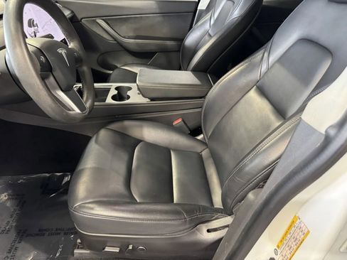 Used 2021 Tesla Model Y Long Range image 12