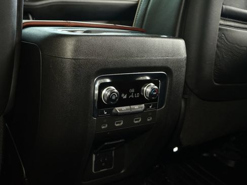 Used 2023 GMC Yukon Denali Ultimate AWD/4WD image 14