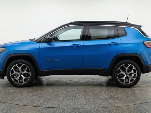 Used 2025 Jeep Compass Limited image 5