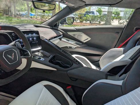 Used 2023 Chevrolet Corvette Stingray Premium Conv RWD image 17