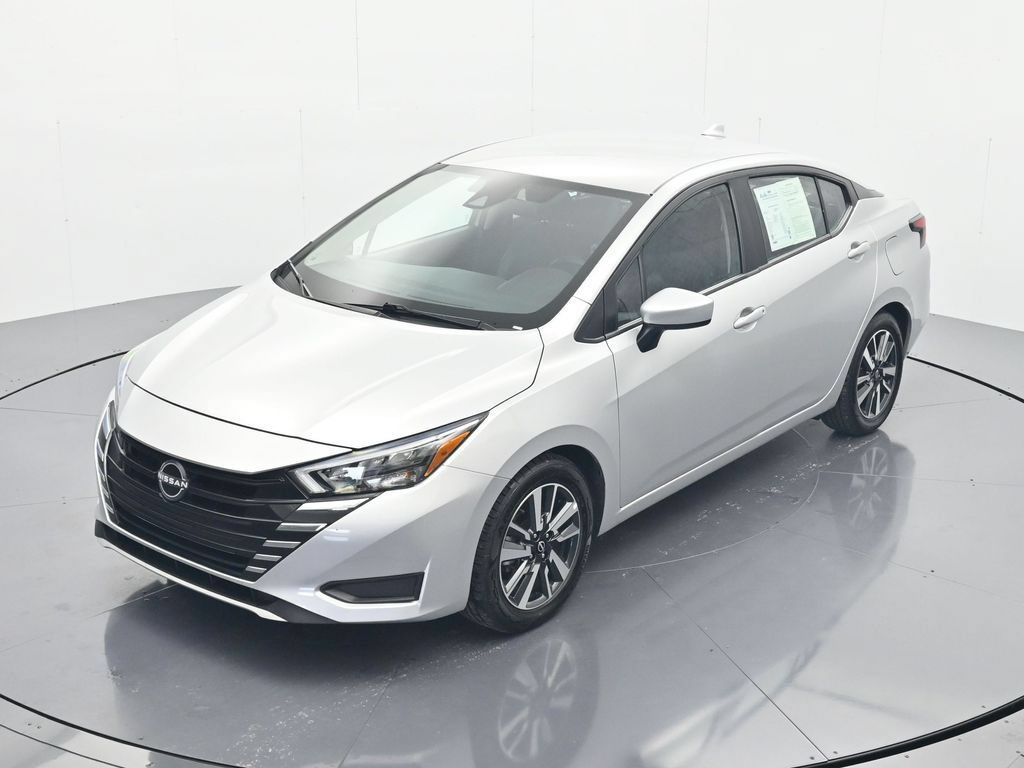 Used 2025 Nissan Versa SV FWD image 28