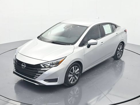 Used 2025 Nissan Versa SV FWD image 28