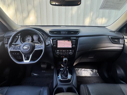 Used 2018 Nissan Rogue SL w/ Premium Package FWD image 12