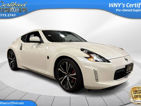 Used 2020 Nissan 370Z Touring Sport image 4