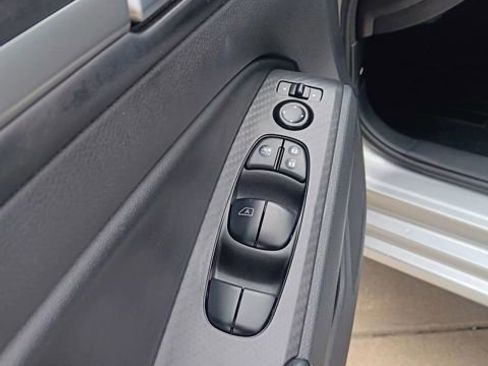 Used 2022 Nissan Altima 2.5 SV image 12