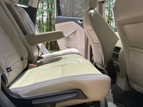 Used 2018 Ford Escape Titanium w/ Ford Safe & Smart Package FWD image 13