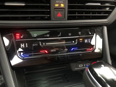 New 2026 Volkswagen Jetta SEL image 28