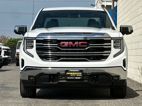 Certified 2026 GMC Sierra 1500 SLT RWD image 9