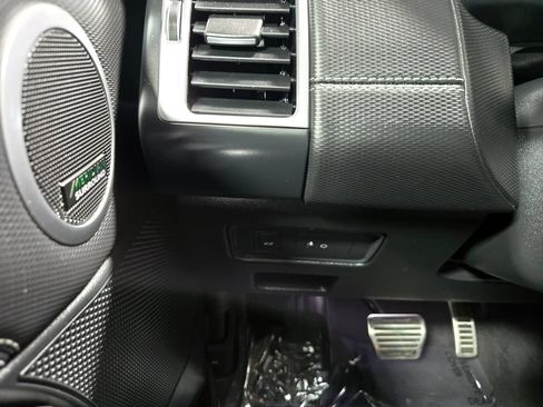 Used 2023 Land Rover Discovery S R-Dynamic AWD/4WD image 13