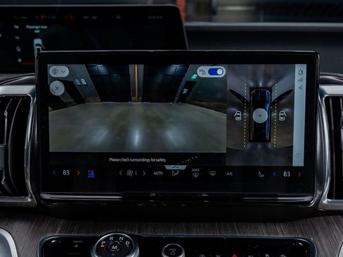 Used 2025 Ford Expedition Max Platinum w/ Platinum Ultimate Package image 26