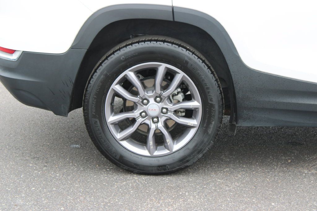 Used 2023 GMC Terrain SLT FWD image 13