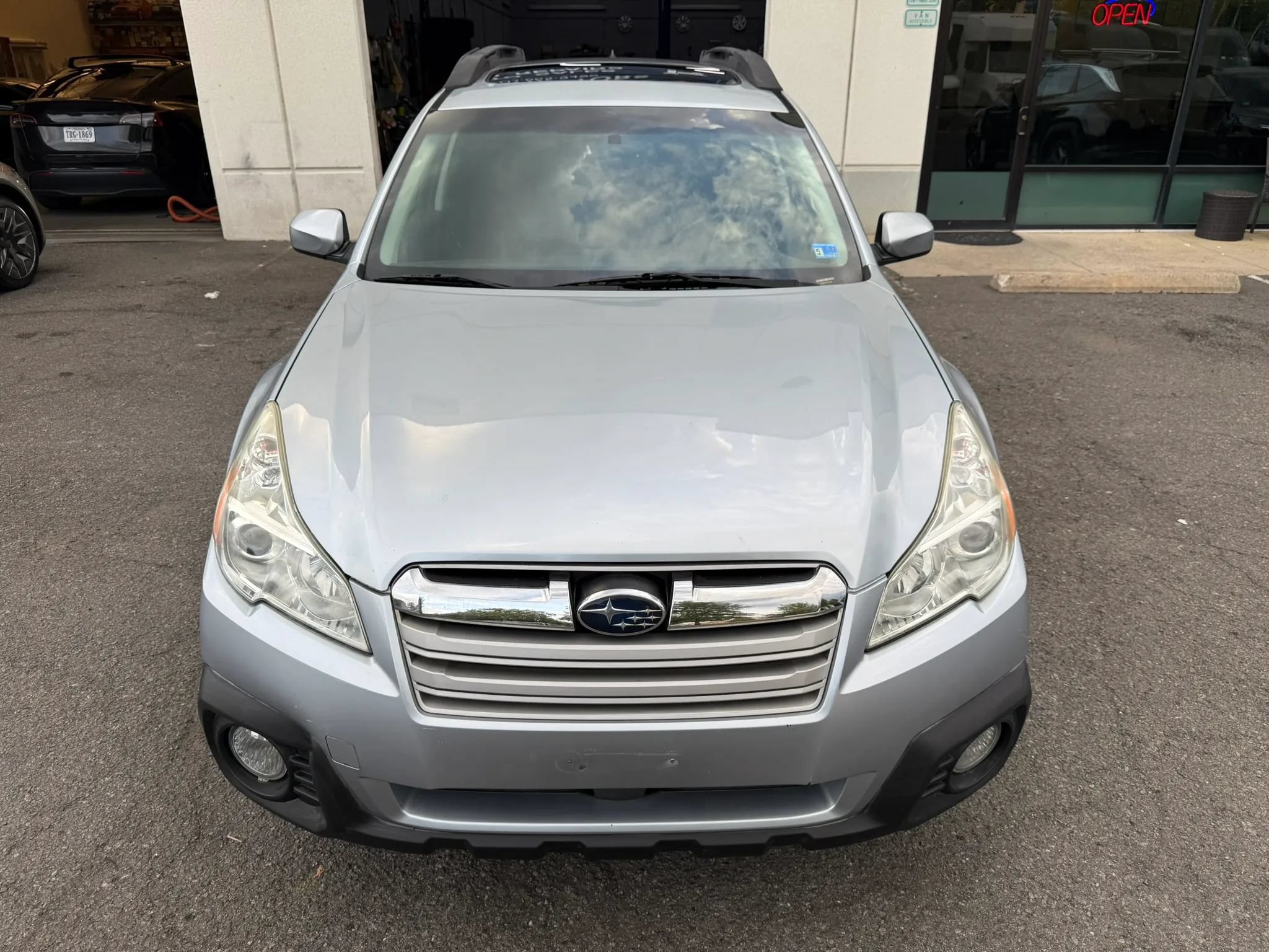 Used 2014 Subaru Outback 2.5i Premium w/ Moonroof Package AWD/4WD image 7