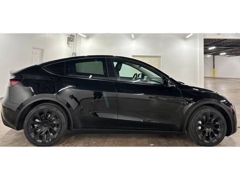 Used 2021 Tesla Model Y Long Range AWD/4WD image 9