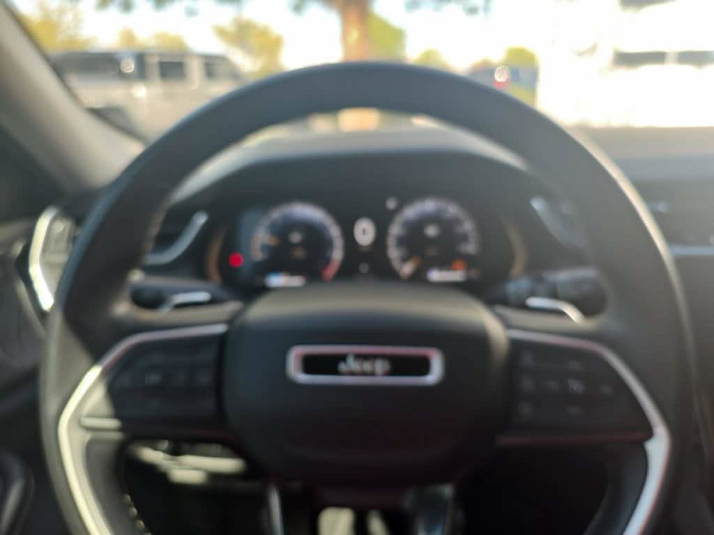 Used 2021 Jeep Grand Cherokee L Laredo w/ Luxury Tech Group I RWD image 14