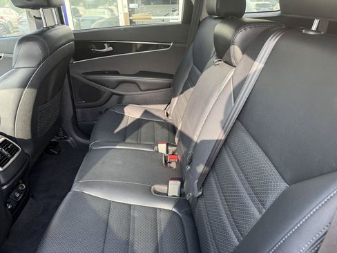 Used 2019 Kia Sorento EX w/ EX Touring Package AWD/4WD image 10