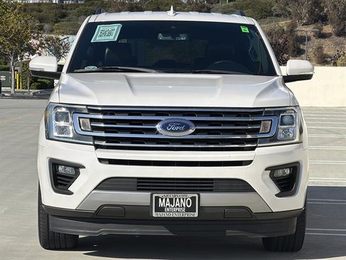 Used 2018 Ford Expedition XLT w/ Equipment Group 202A RWD image 9