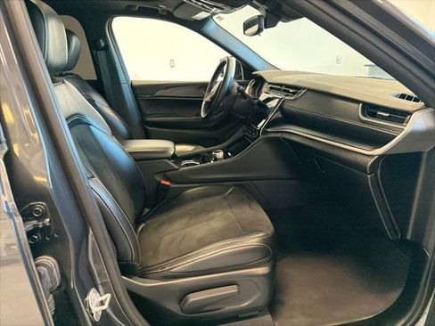 Used 2023 Jeep Grand Cherokee Altitude image 36