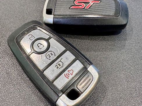 Used 2020 Ford Explorer ST w/ Premium Technology Package image 12