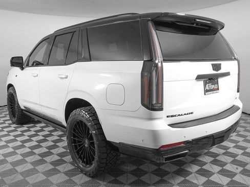 Used 2026 Cadillac Escalade Sport w/ Touring Package AWD/4WD image 7