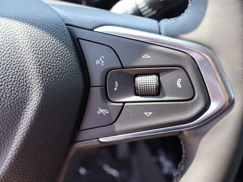 New 2026 Chevrolet Trax LT w/ LT Convenience Package FWD image 14