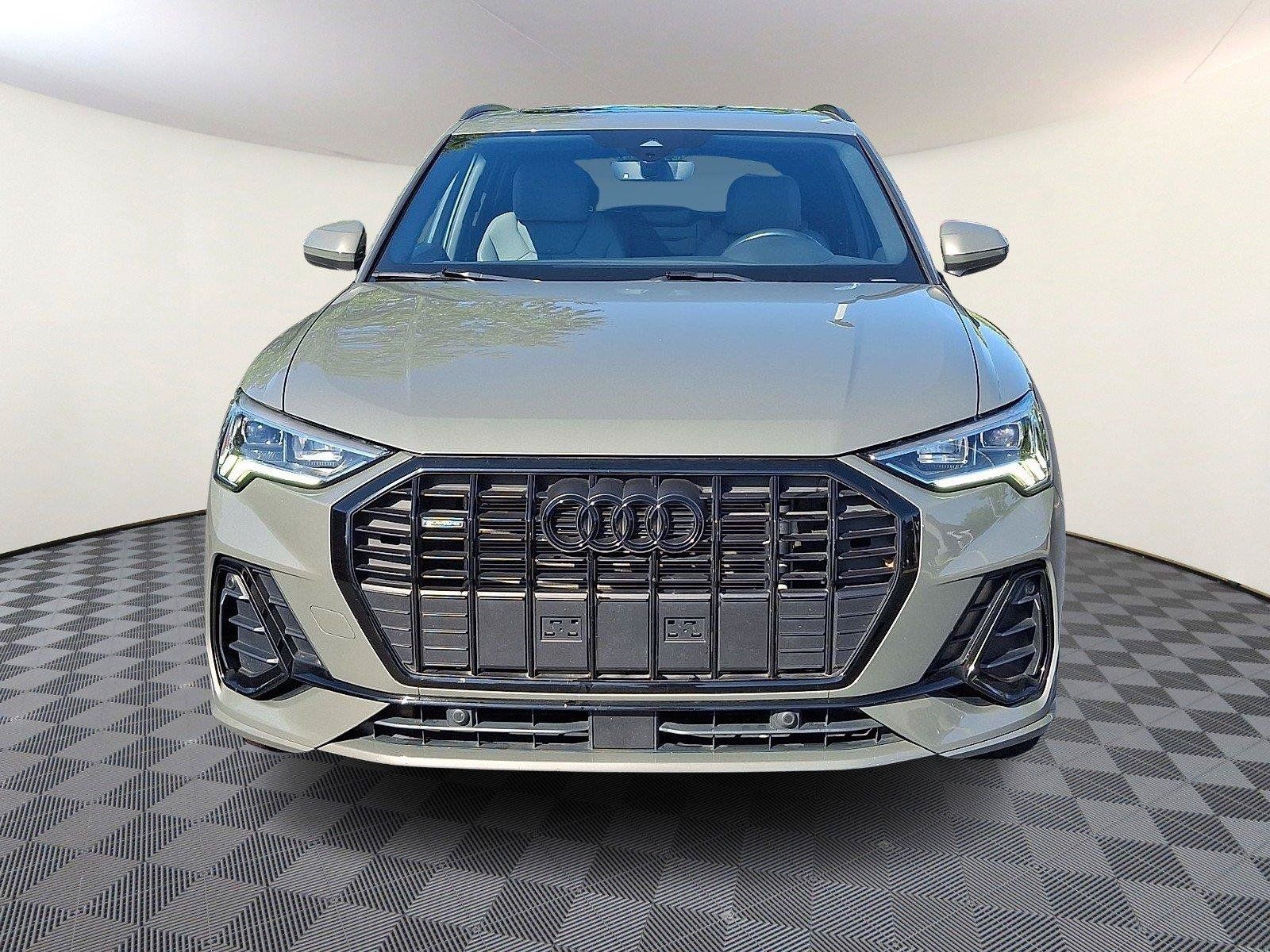 Certified 2024 Audi Q3 2.0T Premium AWD/4WD image 2