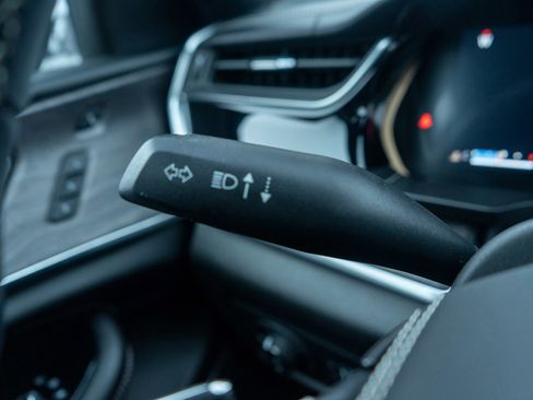 Used 2022 Jeep Grand Cherokee Overland w/ Adv Protech Group III image 29