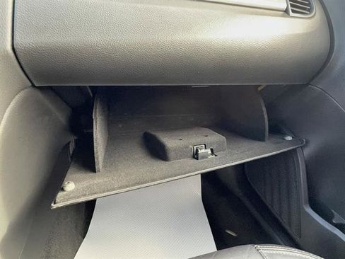 Used 2017 Ford Taurus SEL w/ Equipment Group 201A image 18