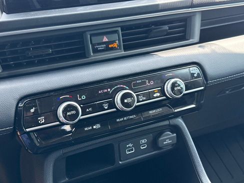 Used 2025 Honda Pilot EX-L image 24