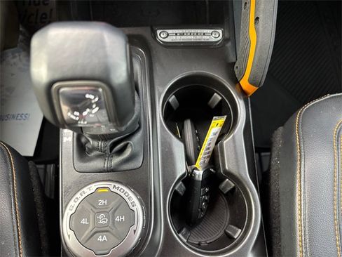 Used 2021 Ford Bronco Badlands image 20