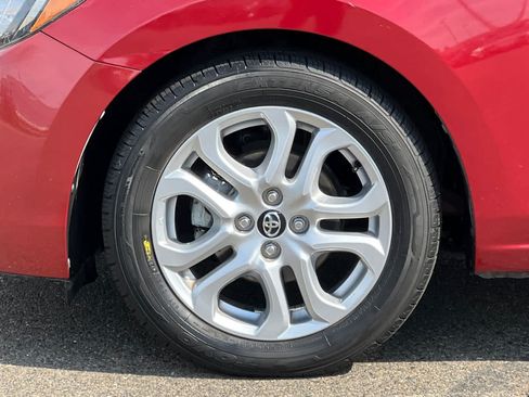 Used 2018 Toyota Yaris iA FWD image 29