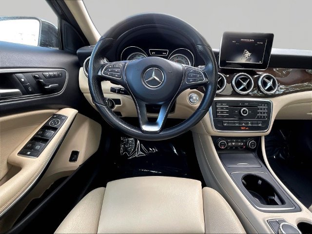 Used 2016 Mercedes-Benz GLA 250 image 10